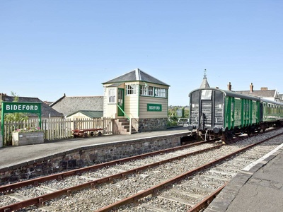 Platform 10, Devon