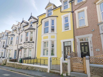 DownTown - Manhattan House, Conwy