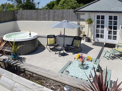 Bowji, Cornwall