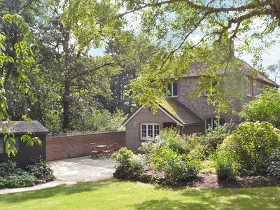 1 Tanhurst Cottage, Surrey, Holmbury St Mary