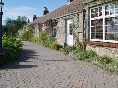 Gordons Hall Cottage, Fife, Carnbee