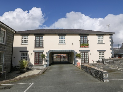 9 The Oakleys, Gwynedd