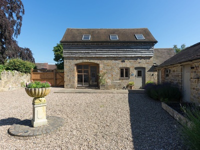 Foxholes Barn, Worcestershire