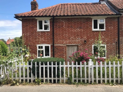 Love Heart Cottage, Suffolk
