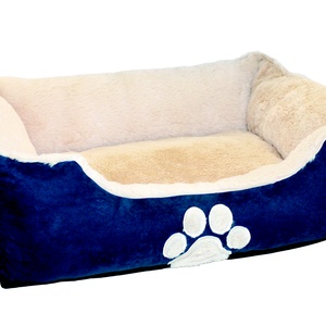 Hugs Square Bed 28"