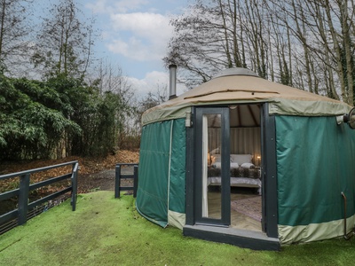 The Lakeside Yurt, Gloucestershire