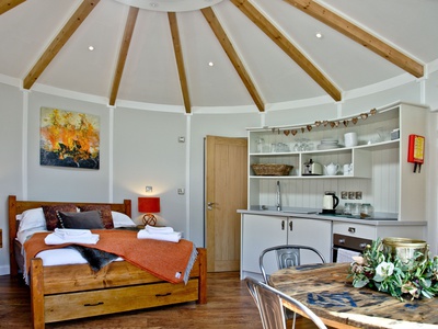 The Ember Room Roundhouse, East Thorne, Cornwall