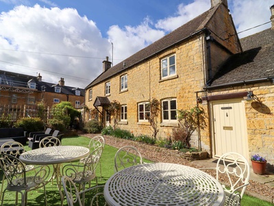 Robins Nest, Gloucestershire