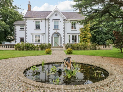 Plas Cerrig Hall, Crossways Road, Flintshire