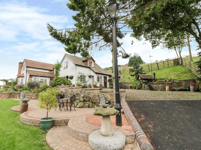 White Cottage, Worcestershire