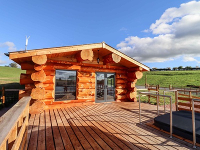 Cedar Cabin, Worcestershire