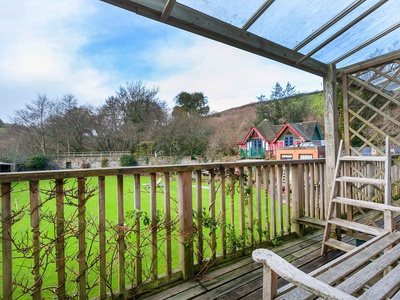 Wisteria Suite, Devon