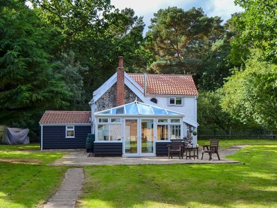 Tree Tops Cottage, Norfolk