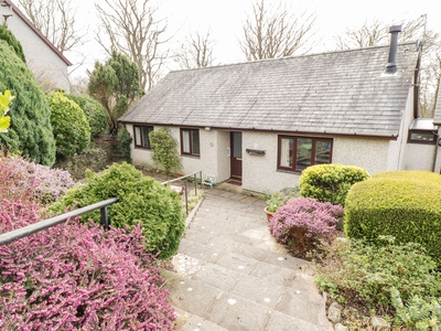 8 Glan Ysgethin, Ceredigion