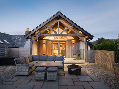 Luxury Oak Framed house with Swedish wood fired hot tub, Gwynedd, Morfa Nefyn