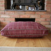 Hunt & Wilson - Luxury Tweed Dog Bed – Claret