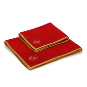 Katalin zu Windischgraetz - Cosy Cuddle Pet Blanket - Ruby Red