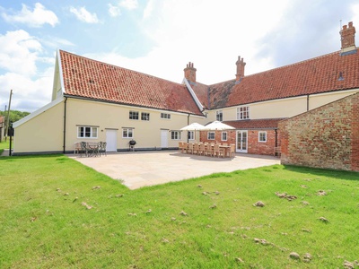 South Grange House &amp; Cottage, Suffolk