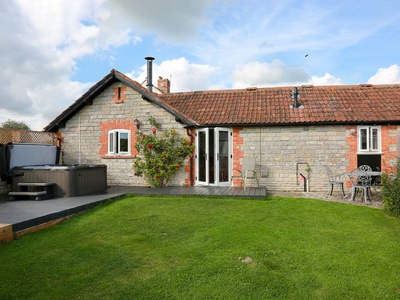 Midknowle Farm Cottages, Somerset, South Barrow