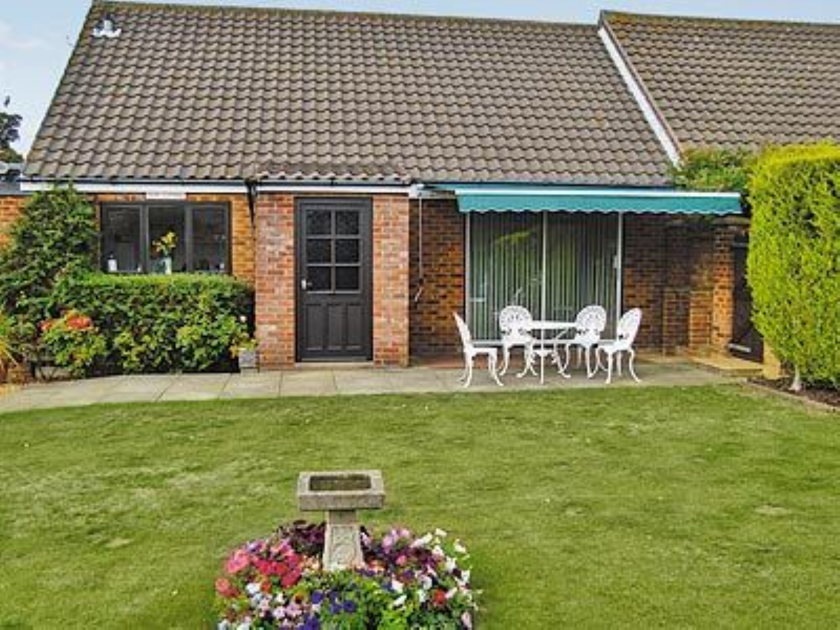 Dogfriendly Cliff Cottage, Norfolk PetsPyjamas