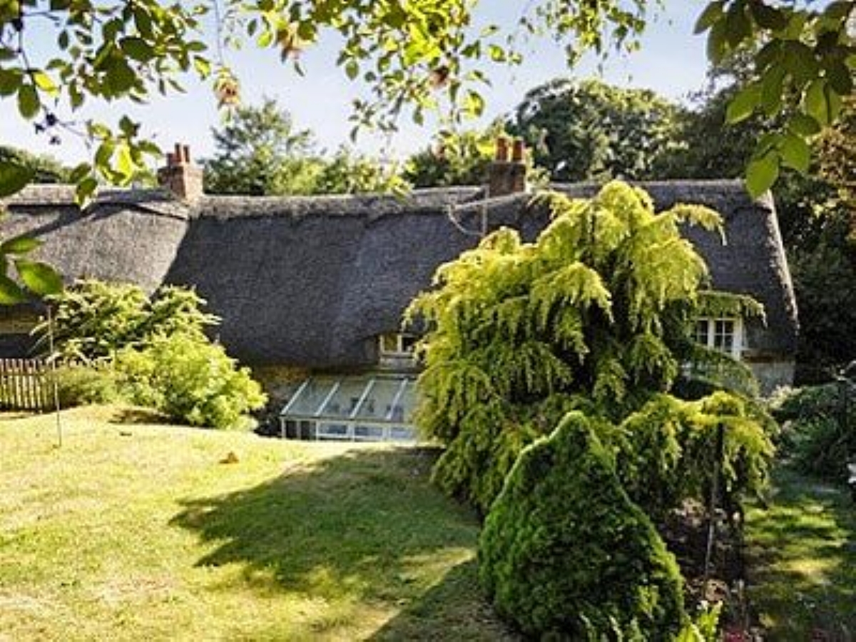 Dogfriendly Apple Tree Cottage, Isle of Wight PetsPyjamas
