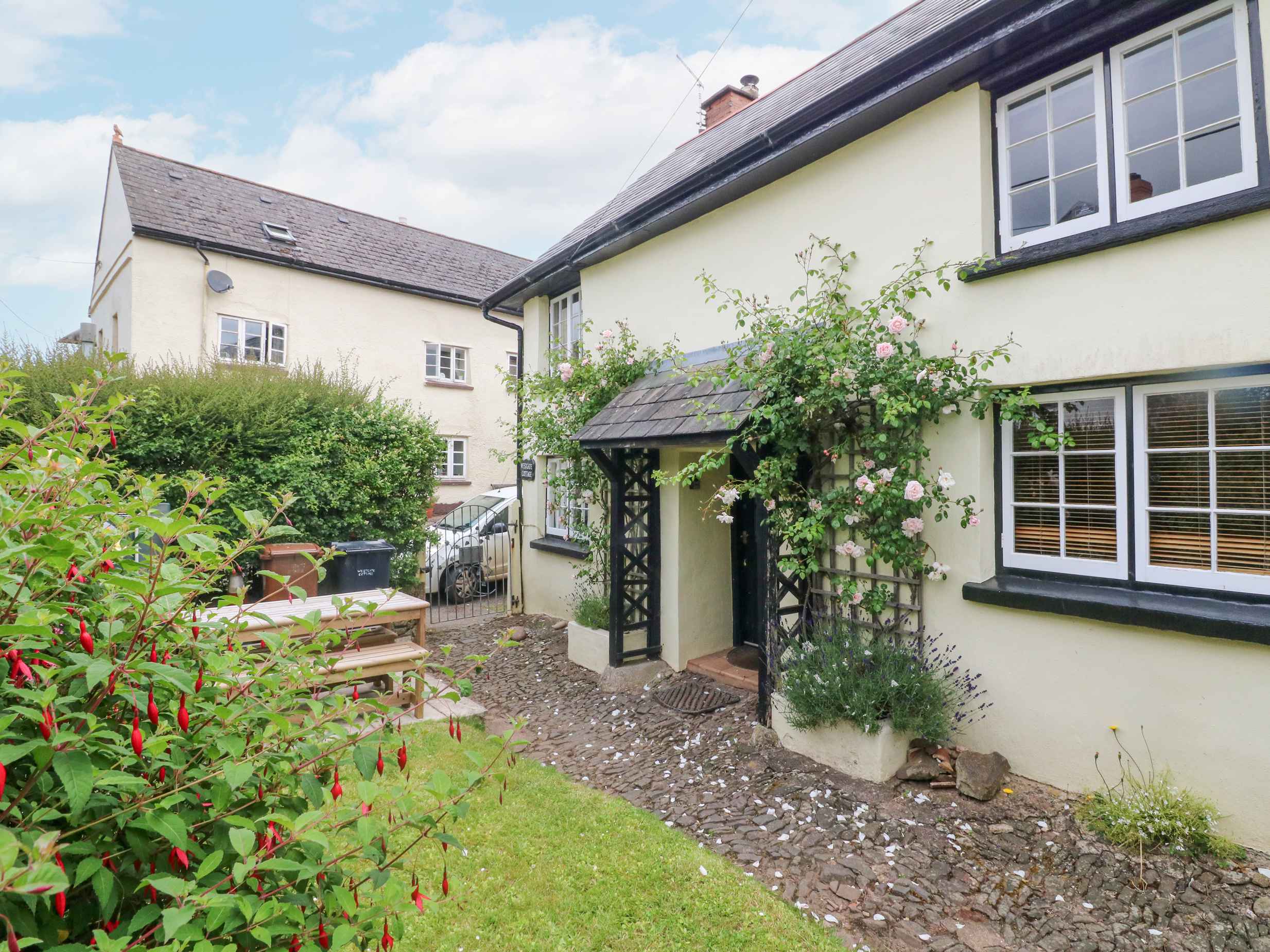 Dogfriendly Westgate Cottage, Devon PetsPyjamas